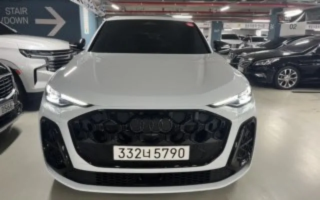 Q5 (80A) 스포트백 40 TFSI 콰트로 S-라인 아우디 2025/10 1,586km